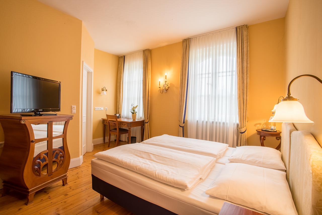 Schlosshotel Neckarbischofsheim מראה חיצוני תמונה