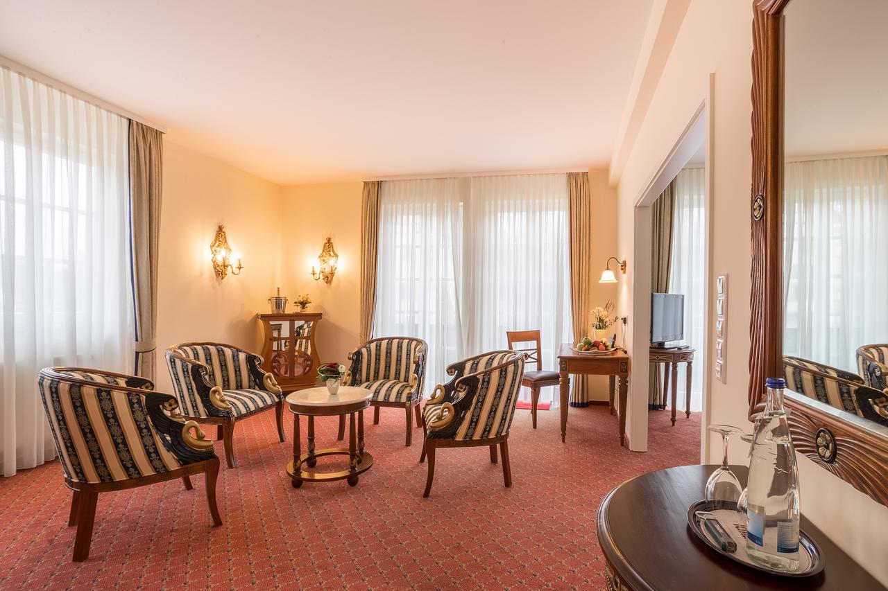 Schlosshotel Neckarbischofsheim מראה חיצוני תמונה