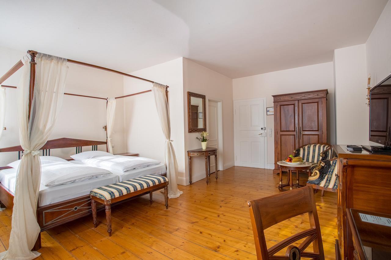 Schlosshotel Neckarbischofsheim מראה חיצוני תמונה